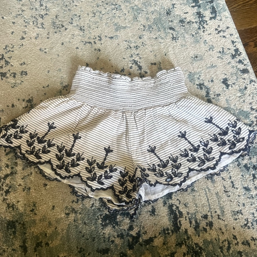 Jessica Simpson eyelet shorts